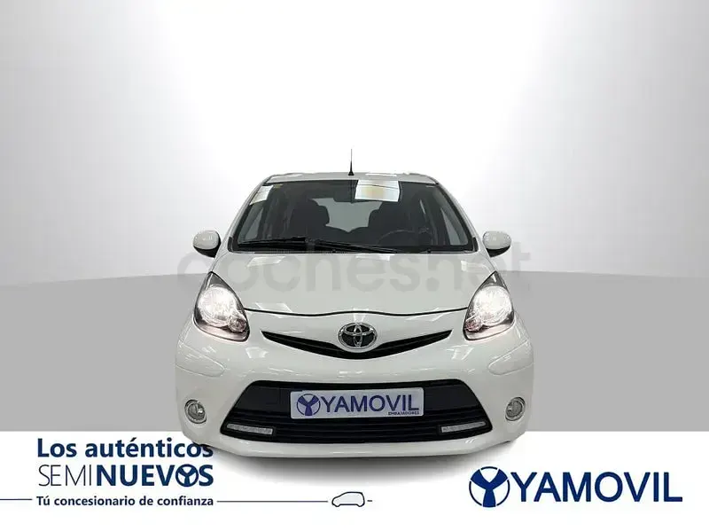 Usado Toyota Aygo City 68 CV (50 kW) 2013 Blanco Utilitario