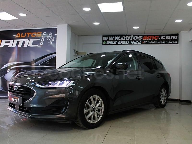 Usado Ford Focus Active X 120 CV (88 kW) 2023 Gris / plata Familiar