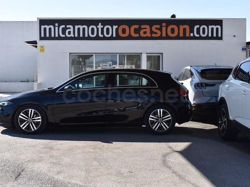 Usado Mercedes A180 116 CV (85 kW) 2022 Negro Berlina