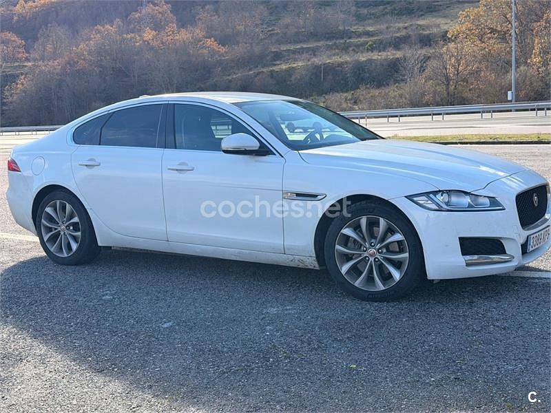 Usado Jaguar XF Pure 180 CV (132 kW) 2018 Blanco Berlina