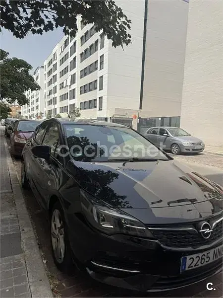 Usado Opel Astra GS Line 105 CV (77 kW) 2020 Negro Berlina
