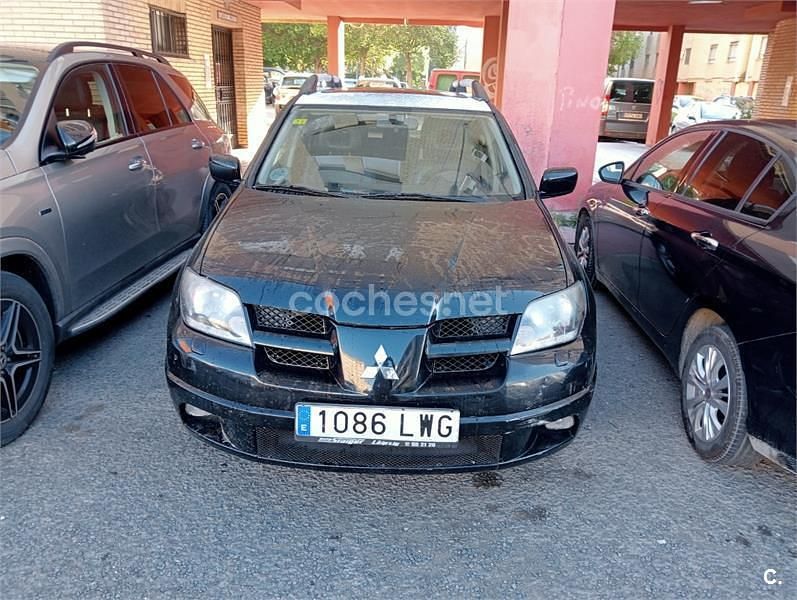 Usado Mitsubishi Outlander 136 CV (100 kW) 2003 Negro SUV