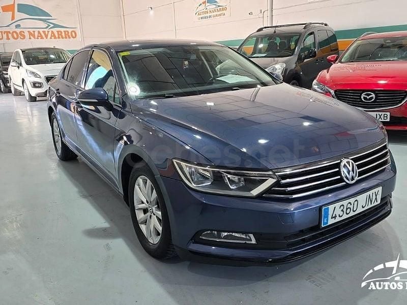 Usado VW Passat Advance 120 CV (88 kW) 2016 Azul Berlina