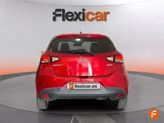 Usado Mazda 2 Style 90 CV (66 kW) 2016 Rojo