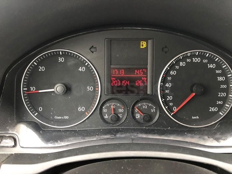 Usado VW Golf IV Highline 105 CV (77 kW) 2005 Blanco Berlina