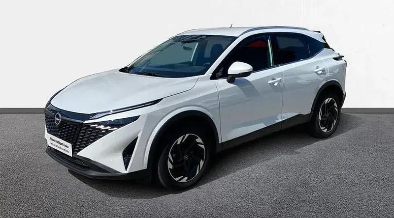 Usado Nissan Qashqai N-Connecta 140 CV (102 kW) 2024 Lunar white con techo midnight SUV