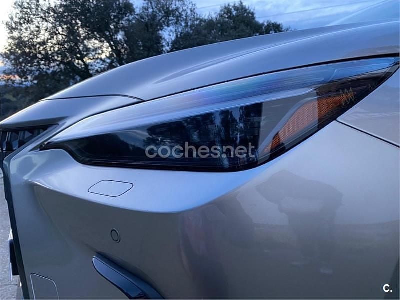 Usado Lexus NX450h+ Executive Line 306 CV (225 kW) 2022 Gris / plata SUV