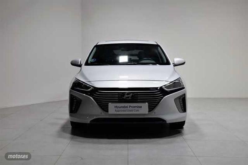 Usado Hyundai Ioniq 141 CV (103 kW) 2017 Plateado Utilitario