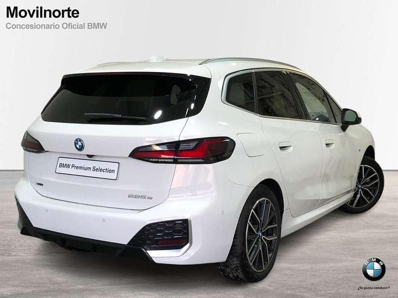 Usado BMW 225 Active Tourer Comfort Edition 245 CV (180 kW) 2024 Blanco Monovolumen