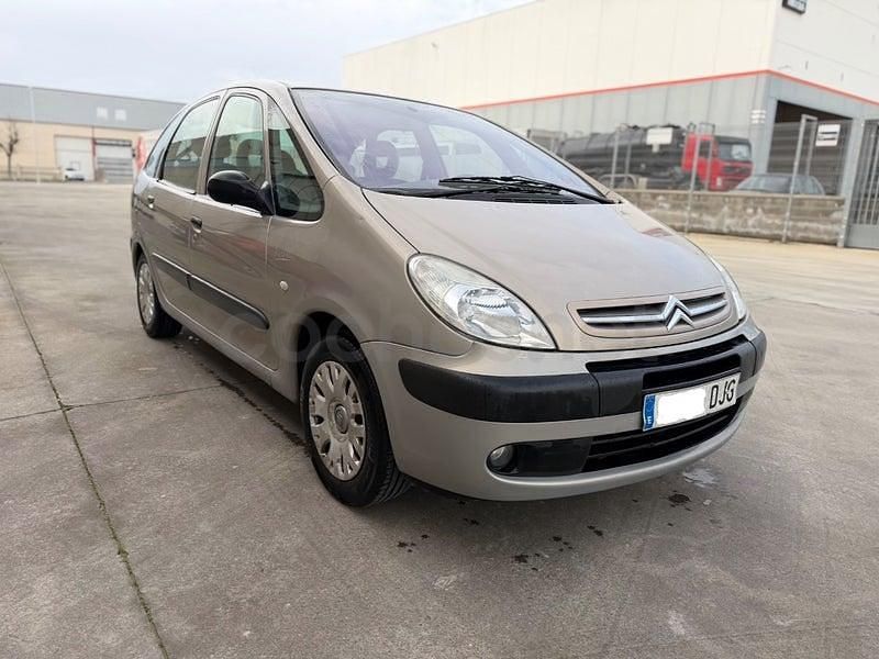 Usado Citroën Xsara Picasso 90 CV (66 kW) 2005 Beige Monovolumen