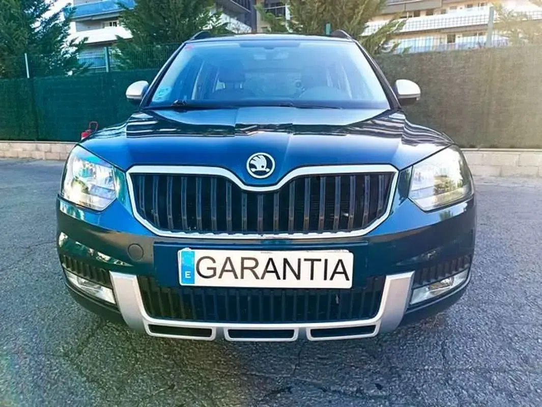 Usado Skoda Yeti Ambition 110 CV (80 kW) 2016 Azul SUV