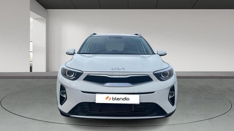 Usado Kia Stonic 100 CV (73 kW) 2025 Blanco SUV