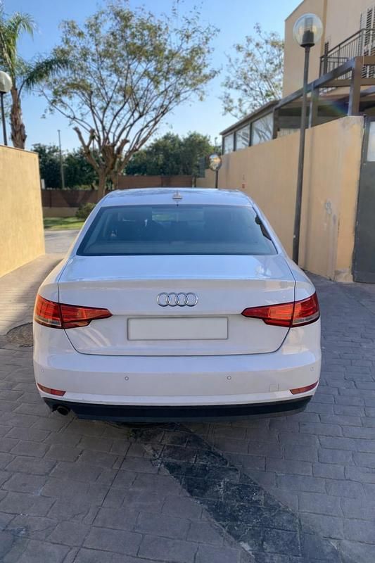 Usado Audi A4 Advanced 150 CV (110 kW) 2017 Blanco Berlina