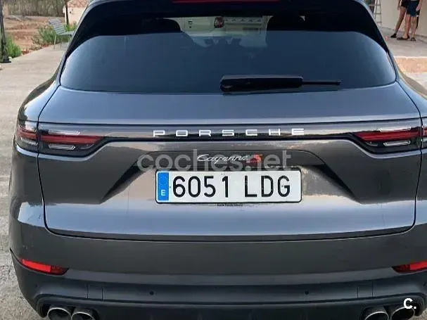 Usado Porsche Cayenne S 440 CV (323 kW) 2019 Gris / plata SUV
