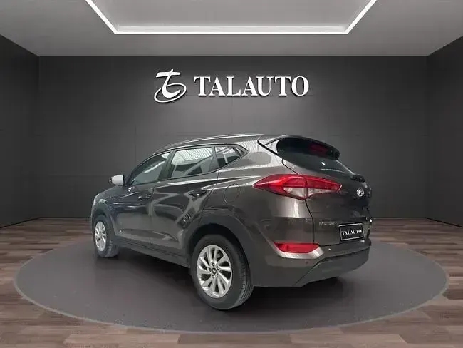 Usado Hyundai Tucson 131 CV (96 kW) 2016 Marrón SUV