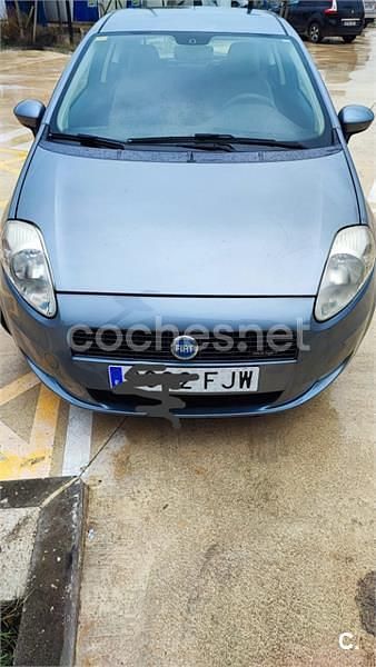 Usado Fiat Punto Dynamic 70 CV (51 kW) 2007 Gris / plata Berlina