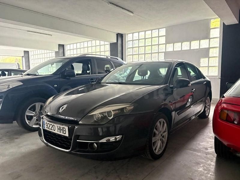 Usado Renault Laguna III Dynamique 130 CV (95 kW) 2011 Negro Berlina
