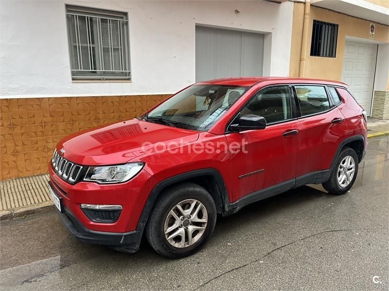 Usado Jeep Compass Sport 140 CV (102 kW) 2018 Rojo SUV