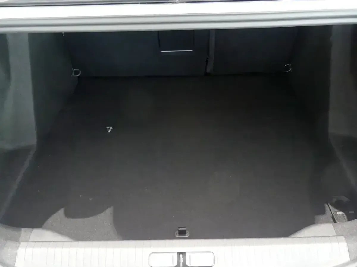 Usado Citroën e-C4 Shine 100 kW (136 CV) 2024 Blanco Berlina