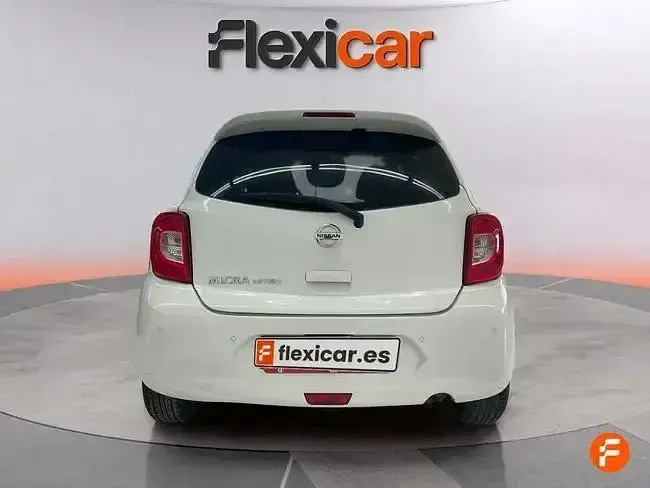 Używany Nissan Micra Tekna 80 KM (58 kW) 2015 Biały Sedan/Limuzyna