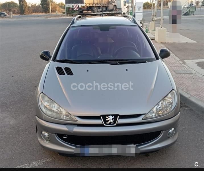 Usado Peugeot 206 GTi 138 CV (101 kW) 2004 Gris / plata Familiar