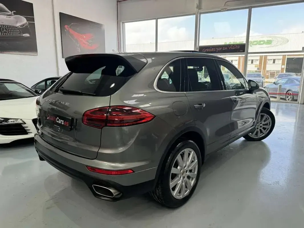 Usado Porsche Cayenne 262 CV (192 kW) 2015 Gris SUV