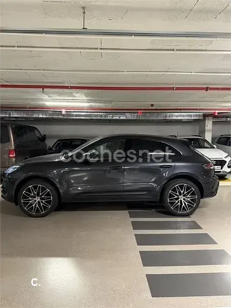 Usado Porsche Macan 245 CV (180 kW) 2021 Gris / plata SUV