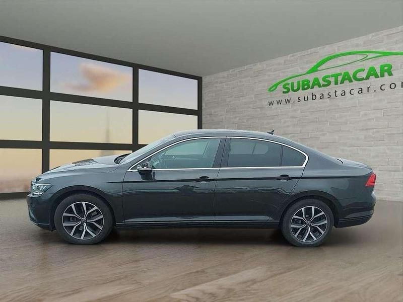 Gris Usado 2020 VW Passat Executive Berlina | 16.200 € (Super precio) - Imagen 1/3