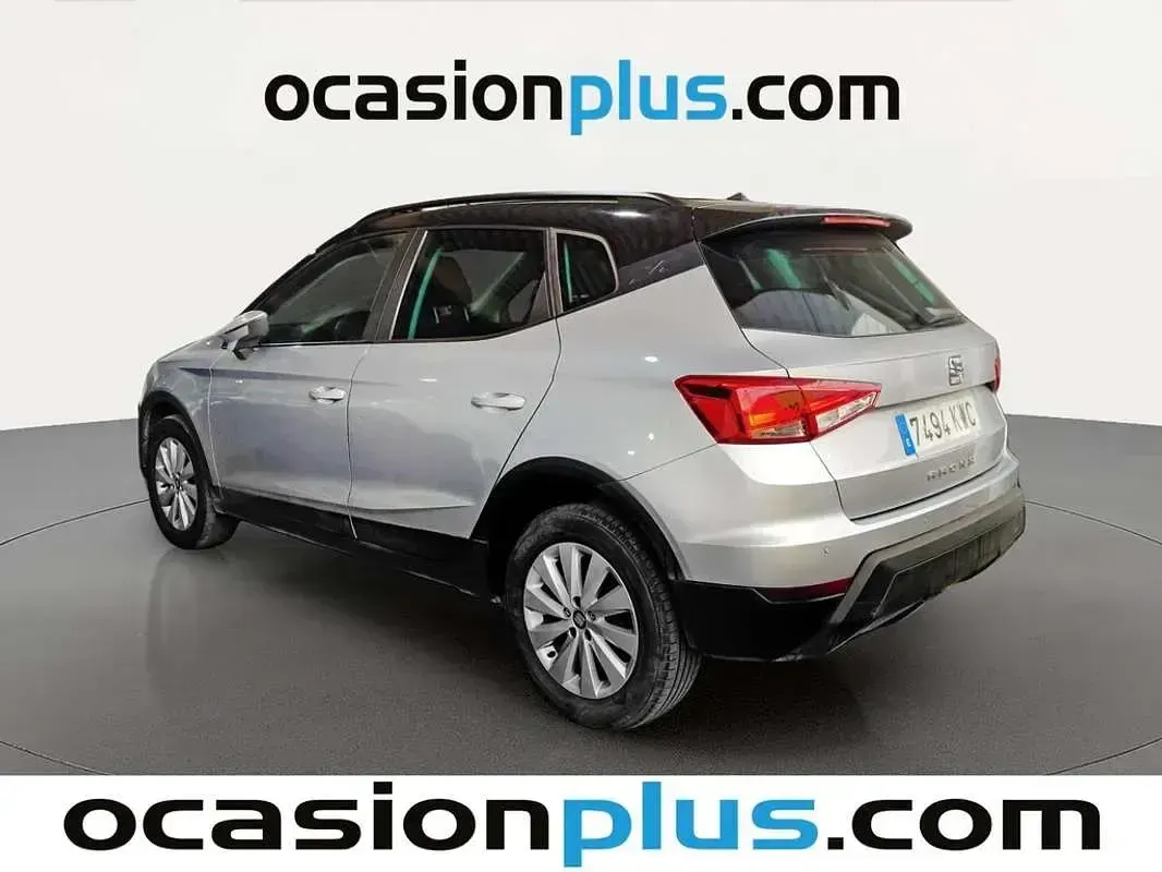 Usado Seat Arona Style 95 CV (69 kW) 2019 Gris SUV