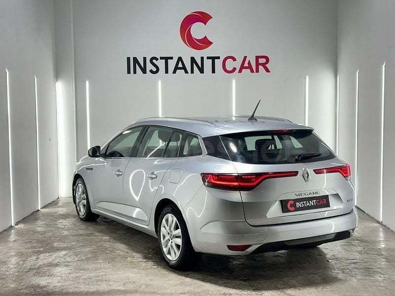 Usado Renault Mégane IV Business 160 CV (117 kW) 2022 Gris / plata Familiar