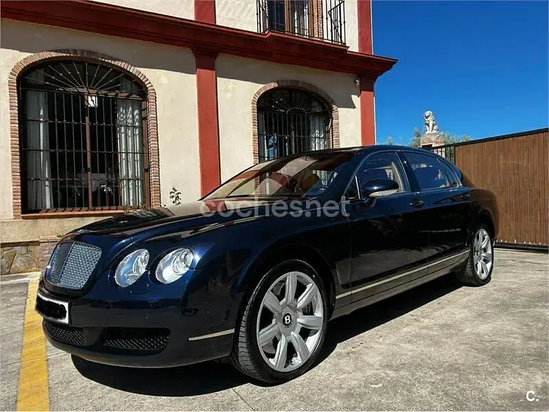 Usado Bentley Continental Flying Spur 552 CV (405 kW) 2007 Azul Berlina