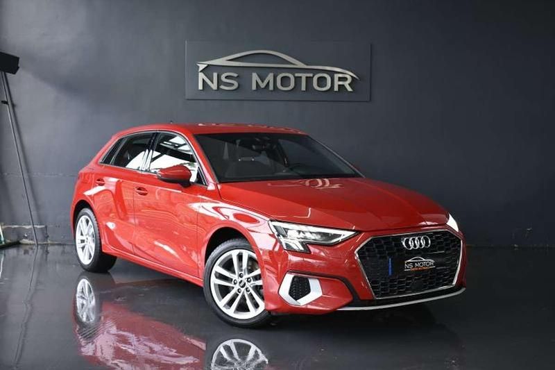 Usado Audi A3 Sportback Advanced 116 CV (85 kW) 2021 Rojo Utilitario