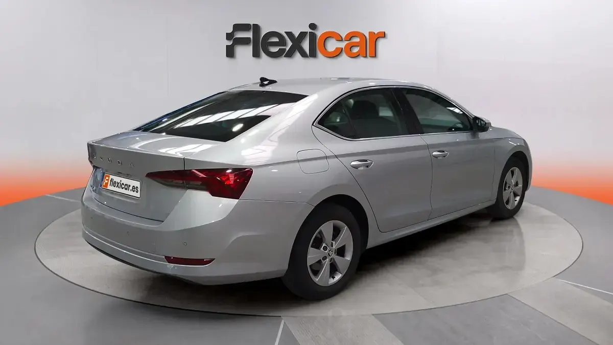 Usado Skoda Octavia Ambition 116 CV (85 kW) 2022 Gris Berlina