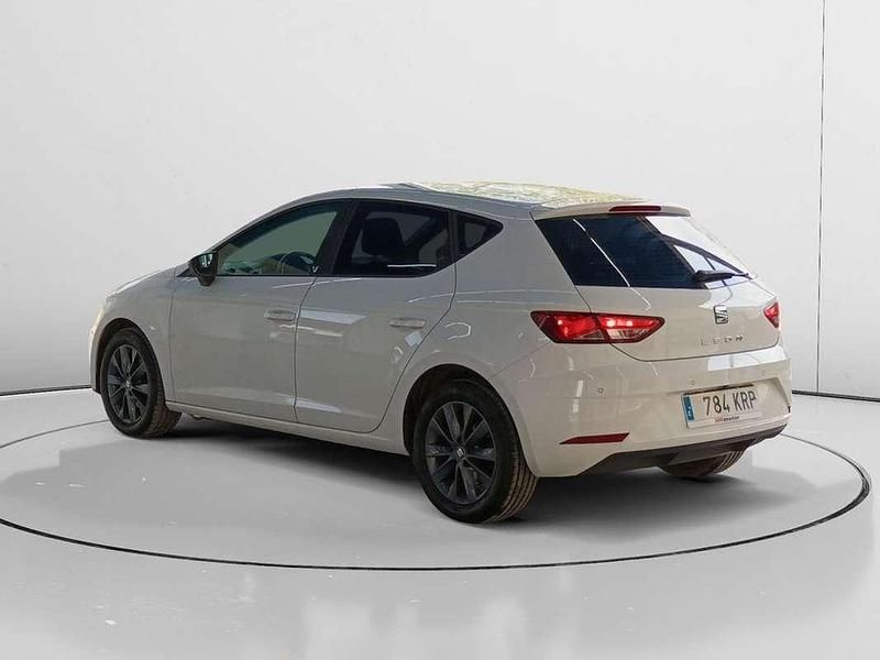 Usado Seat Leon Style 111 CV (81 kW) 2018 Blanco Utilitario