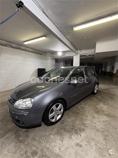Gris / plata Usado 2007 VW Golf V Highline Berlina | 3500 € (Buen precio) - Imagen 1/4