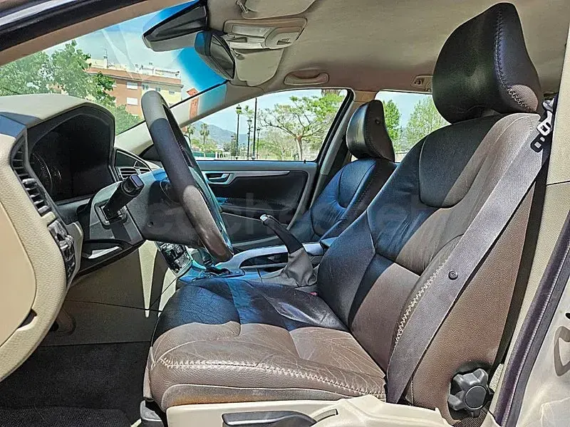 Usado Volvo XC70 Momentum 163 HP (119 kW) 2005 Bege Carrinha