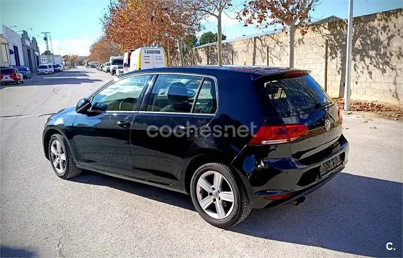 Käytetty VW Golf VII Sportline 122 HP (89 kW) 2014 Musta Sedan
