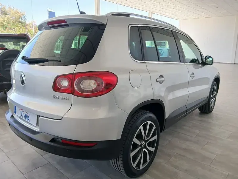 Usado VW Tiguan 140 CV (102 kW) 2008 Beige SUV