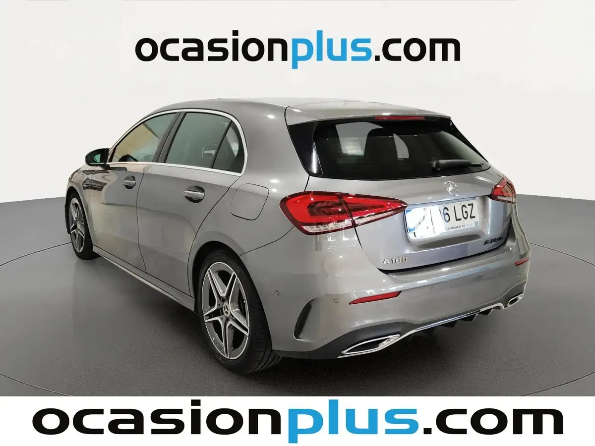 Usado Mercedes A180 AMG 136 CV (100 kW) 2020 Gris Utilitario