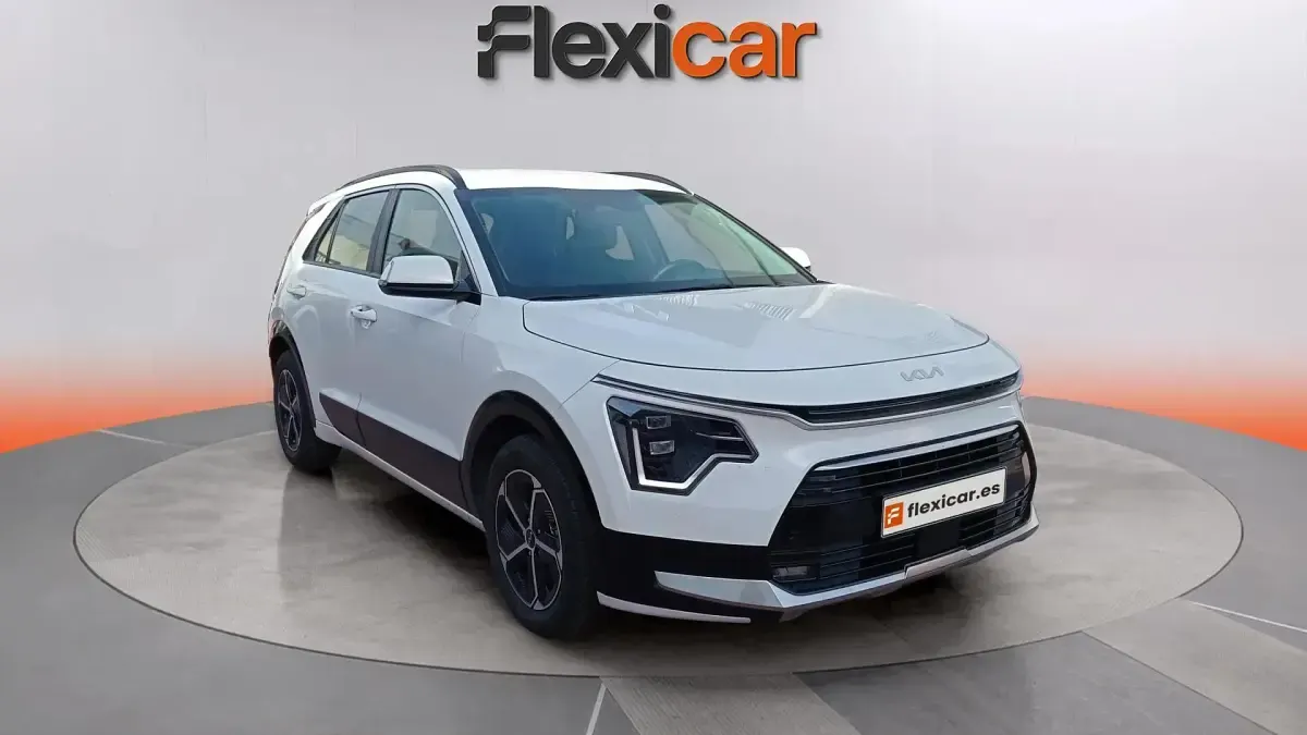 Usado Kia Niro 171 CV (125 kW) 2024 Blanco SUV