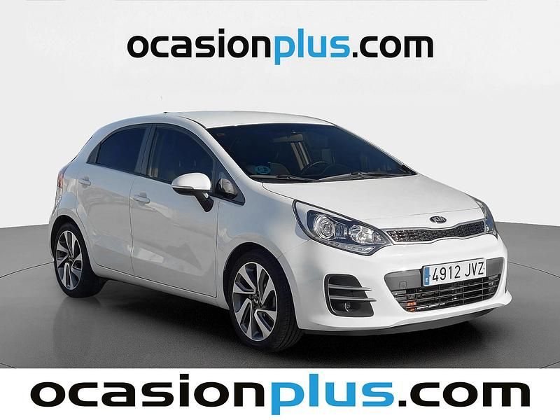Usado Kia Rio 75 CV (55 kW) 2017 Blanco Berlina