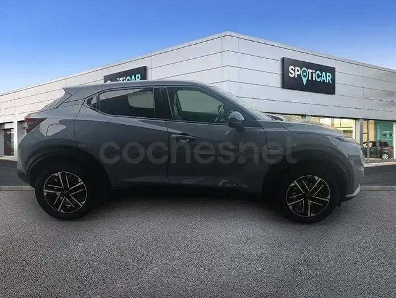Usado Nissan Juke N-Connecta 114 CV (83 kW) 2024 Gris / plata SUV
