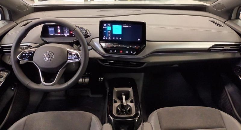 Usado VW ID.4 Pro 127 kW (174 CV) 2024 Blanco glaciar metalizado con techo negro SUV