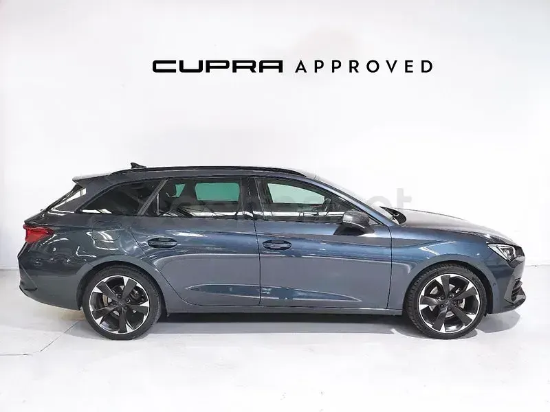 Usado Cupra Leon 150 CV (110 kW) 2022 Gris / plata Familiar