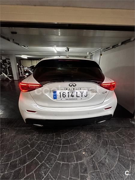 Usado Infiniti Q30 Premium 170 CV (125 kW) 2016 Blanco Berlina