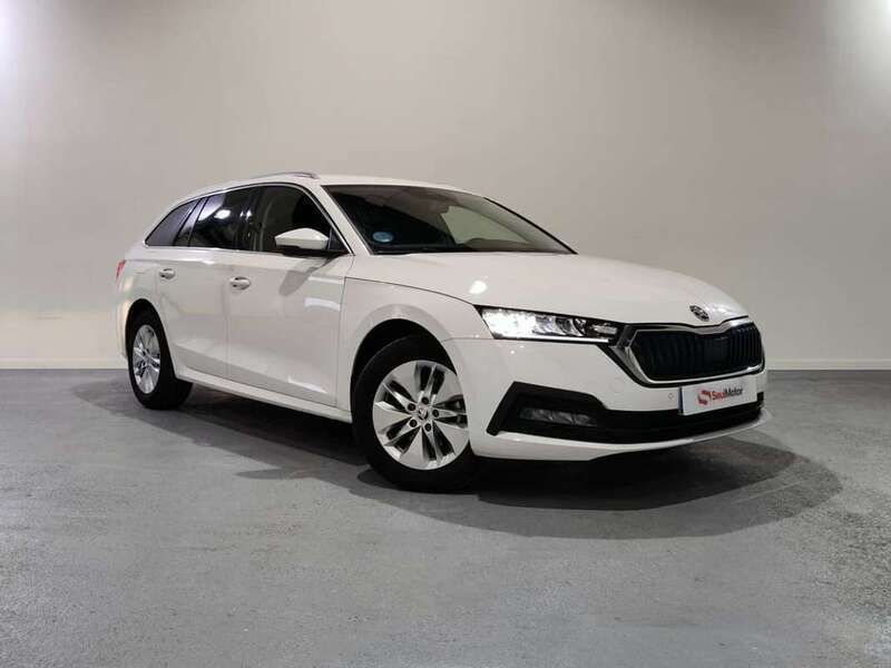 Blanco Usado 2023 Skoda Octavia Ambition Familiar | 21.490 € (Buen precio) - Imagen 1/4