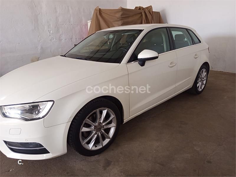 Usado Audi A3 Advanced 110 CV (80 kW) 2015 Blanco Berlina