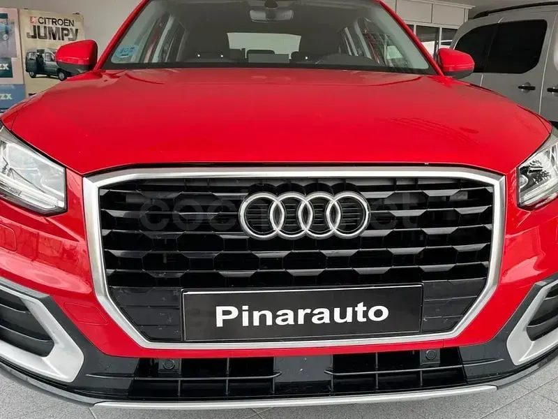 Usado Audi Q2 Design 116 HP (85 kW) 2019 Vermelho SUV