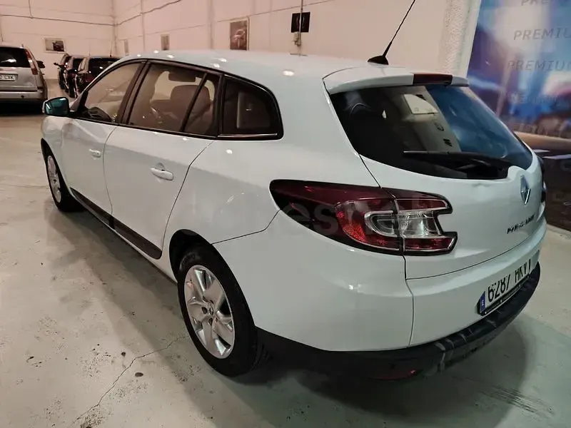 Usado Renault Mégane GrandTour 110 CV (80 kW) 2012 Blanco Familiar
