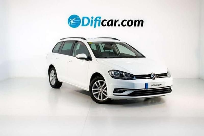 Usado VW Golf VII Sport 151 CV (111 kW) 2017 Amarillo Familiar
